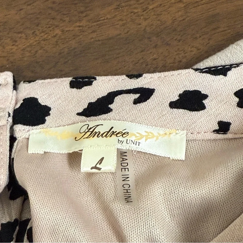 Andrée by Unit Blush Leopard Print Pleated Tunic Top Short Sleeve Large - Picture 5 of 7